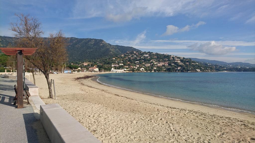 L'Amiraute 150M De La Plage Bormes-les-Mimosas Luaran gambar